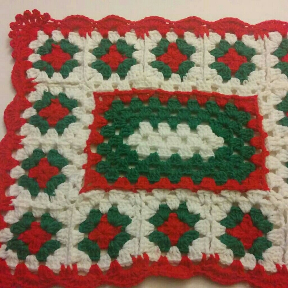 Handmade table runner/ SPRING SALES - Picture 2 of 3